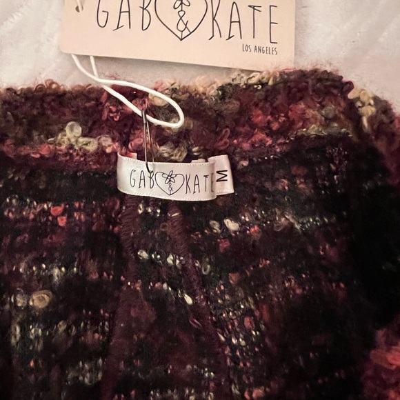 Gab & Kate Annie Skirt Short Knit Berry Colors Size Medium NWT MIXOLOGY - Picture 4 of 7